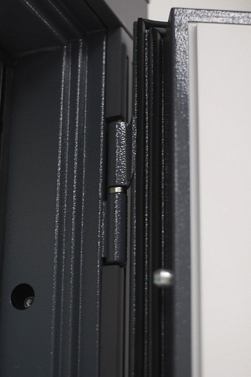 Входная дверь  