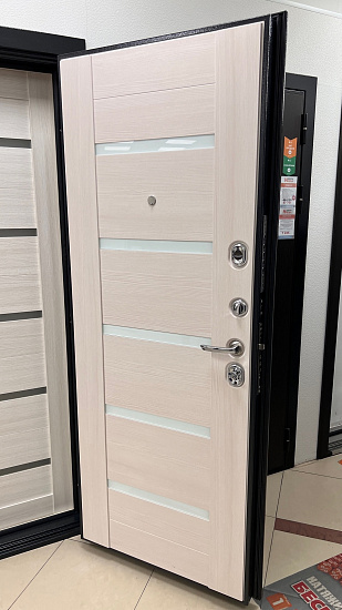 Входная дверь  