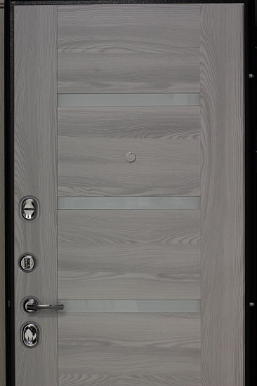 Входная дверь  