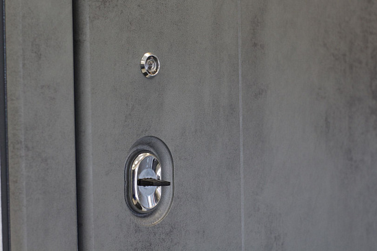 Входная дверь  