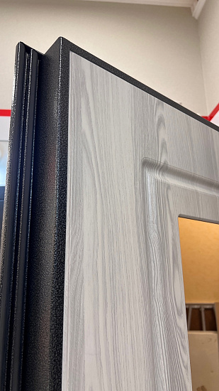 Входная дверь  