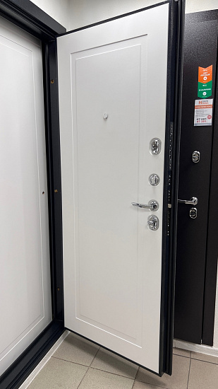 Входная дверь  