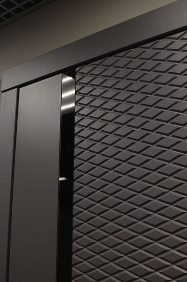 Входная дверь  