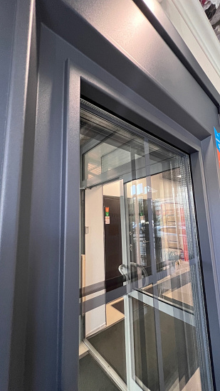 Входная дверь  