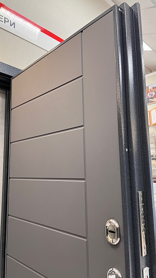 Входная дверь  