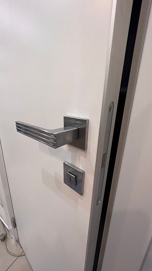 Межкомнатная дверь  