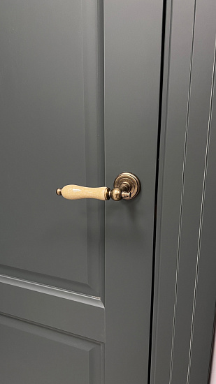 Межкомнатная дверь  