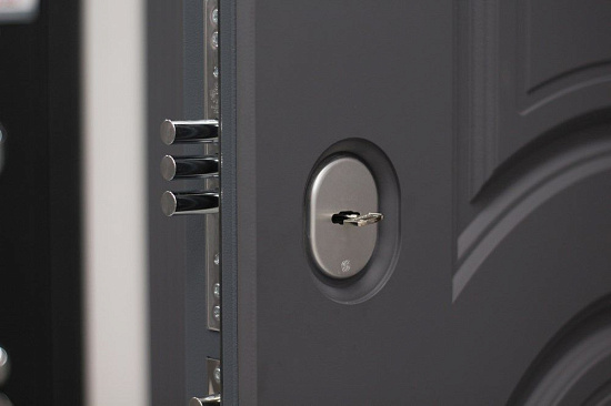 Входная дверь  