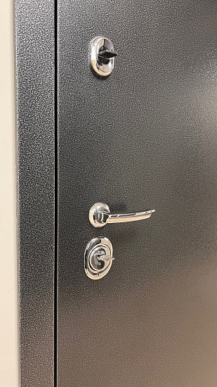 Входная дверь  