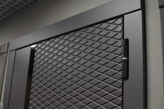 Входная дверь  