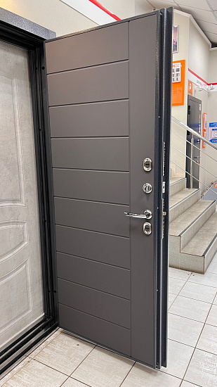 Входная дверь  