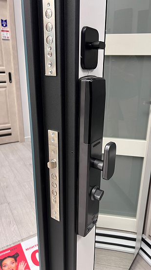 Входная дверь  