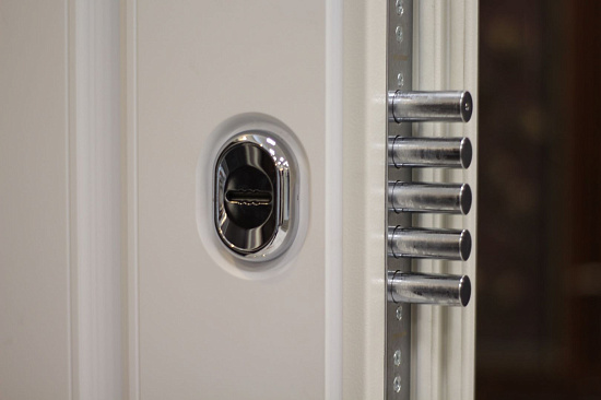 Входная дверь  