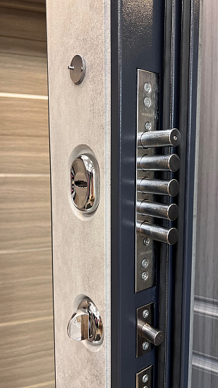 Входная дверь  