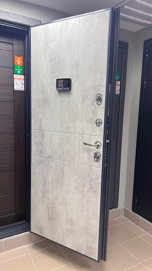 Входная дверь  