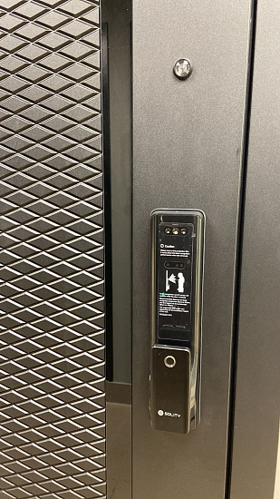 Входная дверь  