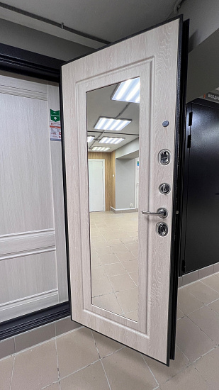 Входная дверь  