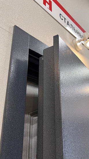 Входная дверь  